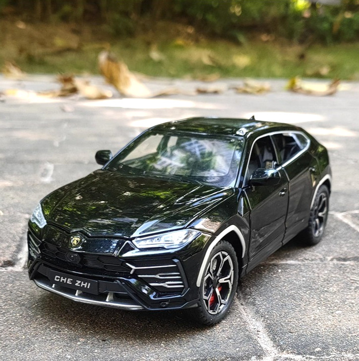 1:24 LAMBORGHINI Urus Alloy Diecast Racing Car Model Sound/Light Collection Gift