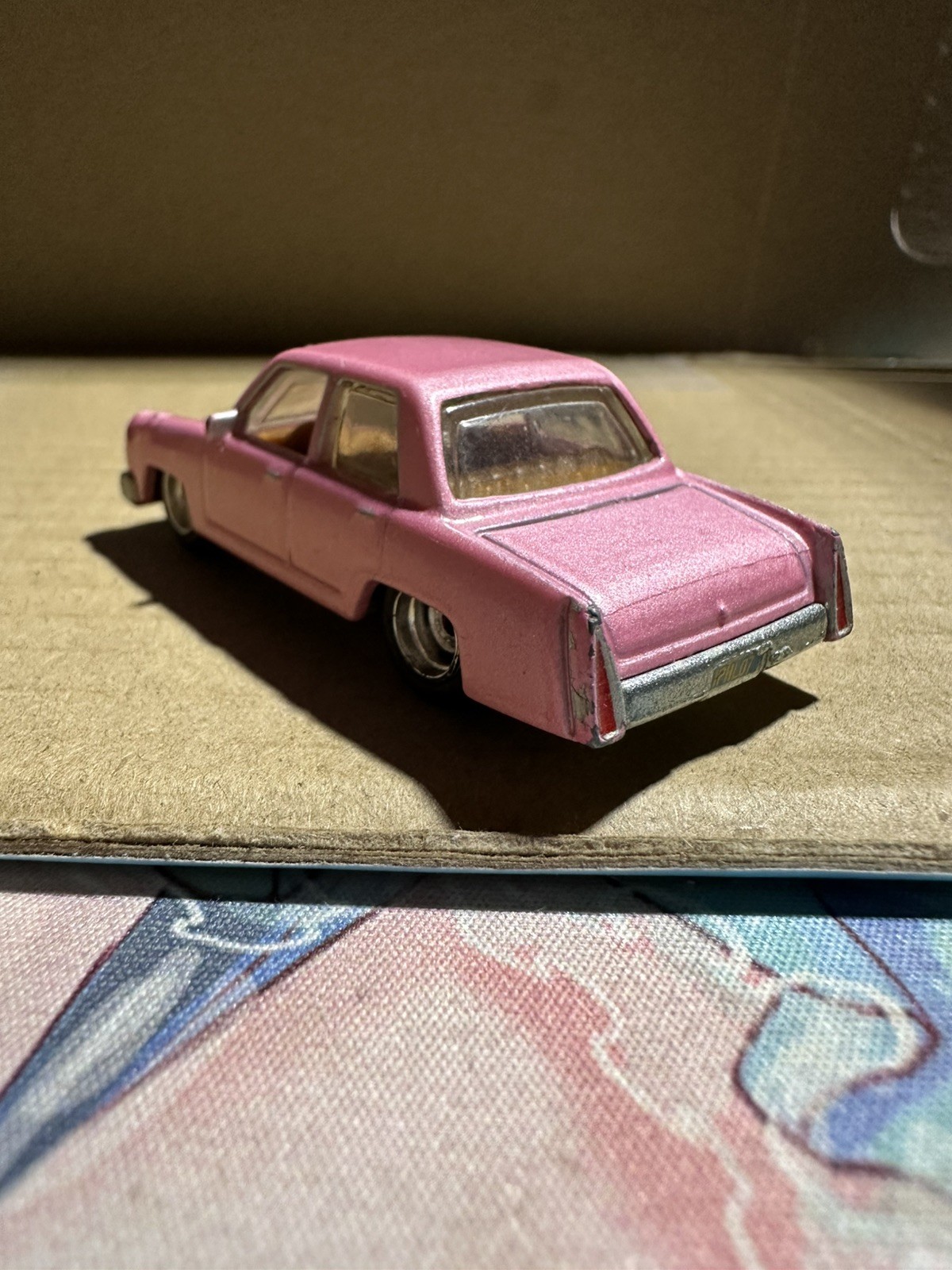 Hot Wheels 2017 Retro Entertainment The Simpsons Family Car (Pink) Loose