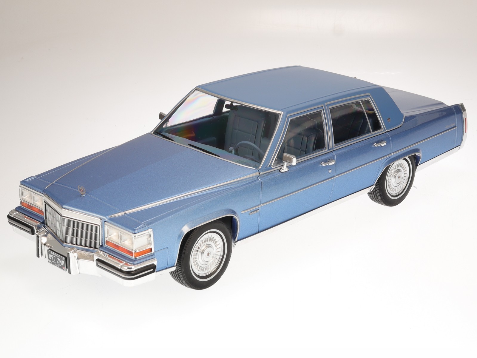Cadillac Fleetwood Brougham 1982 Light Blue diecast model car 18252 MCG 1:18