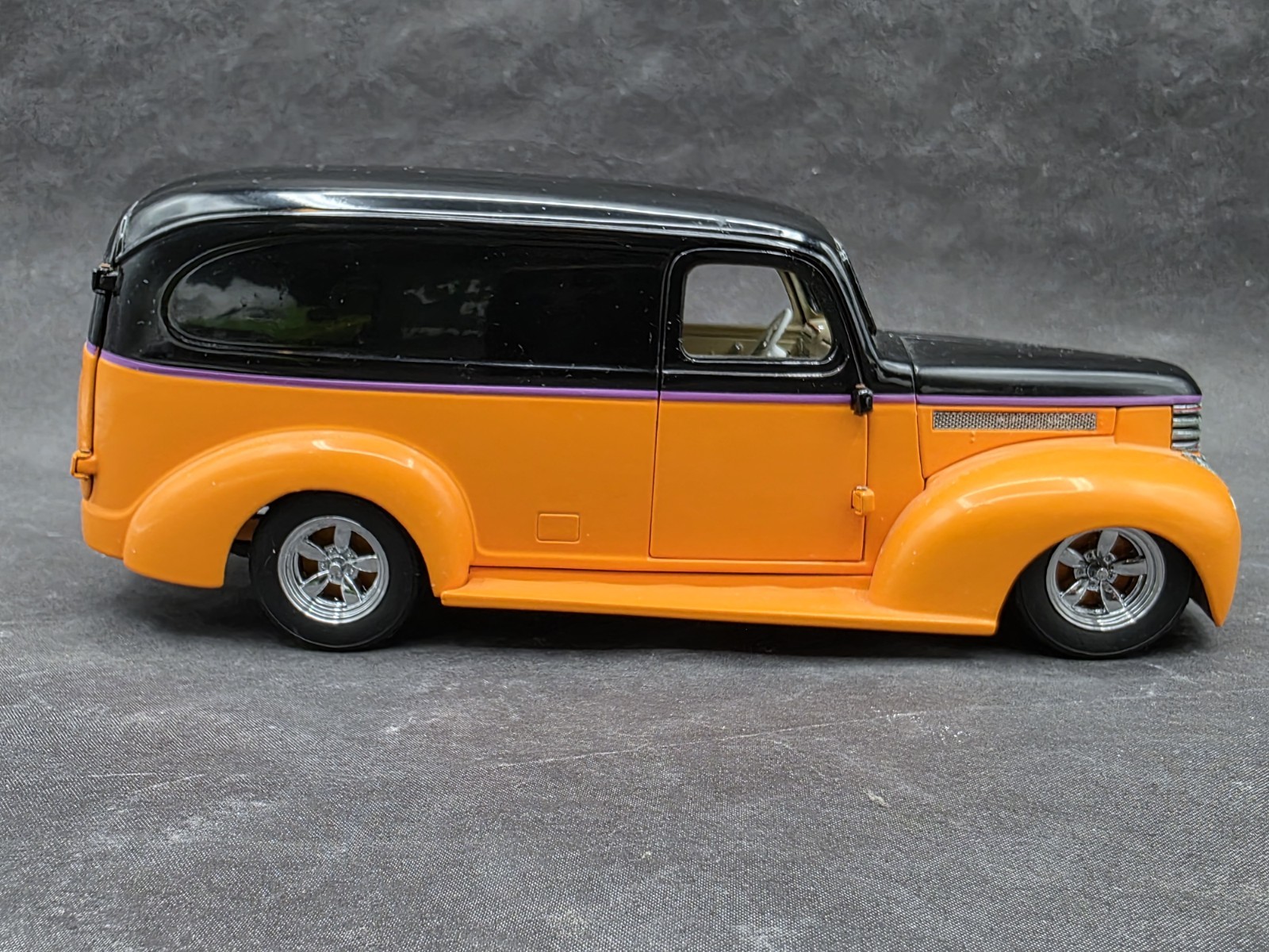 Danbury Mint 1941 Chevy Custom Panel Truck Hot Rod 1:24 Scale Diecast Model Van