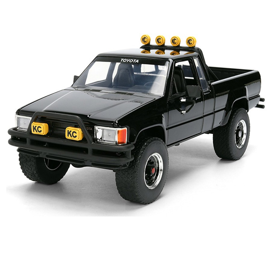 1985 TOYOTA SR5 PICKUP BLACK W/SKATEBOARD BACK TO THE FUTURE 1:24 JADA 36479
