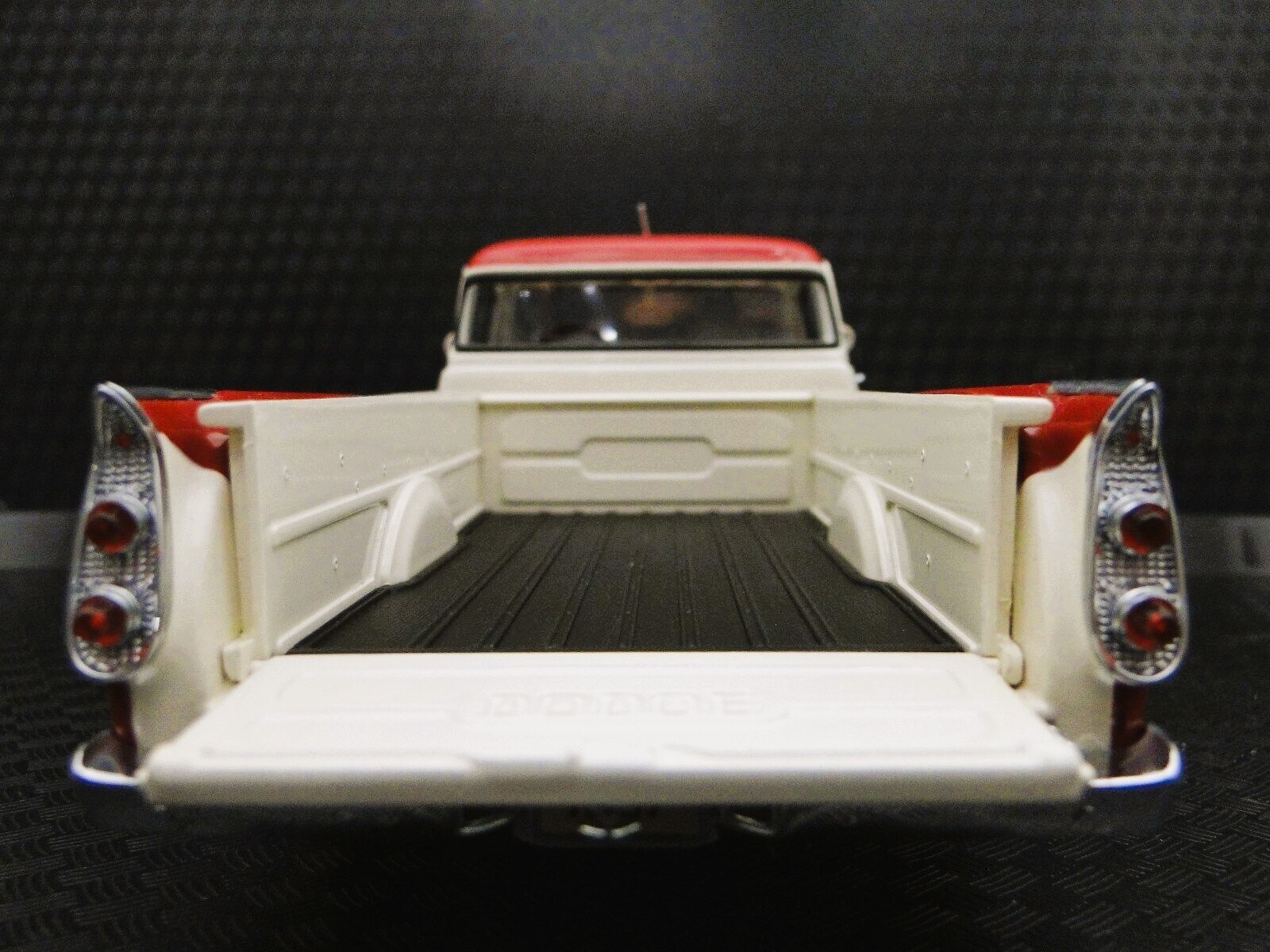 Dodge Chrysler Plymouth Ram Pickup Truck Car Classic Wagon Carousel Red1 24 1 18