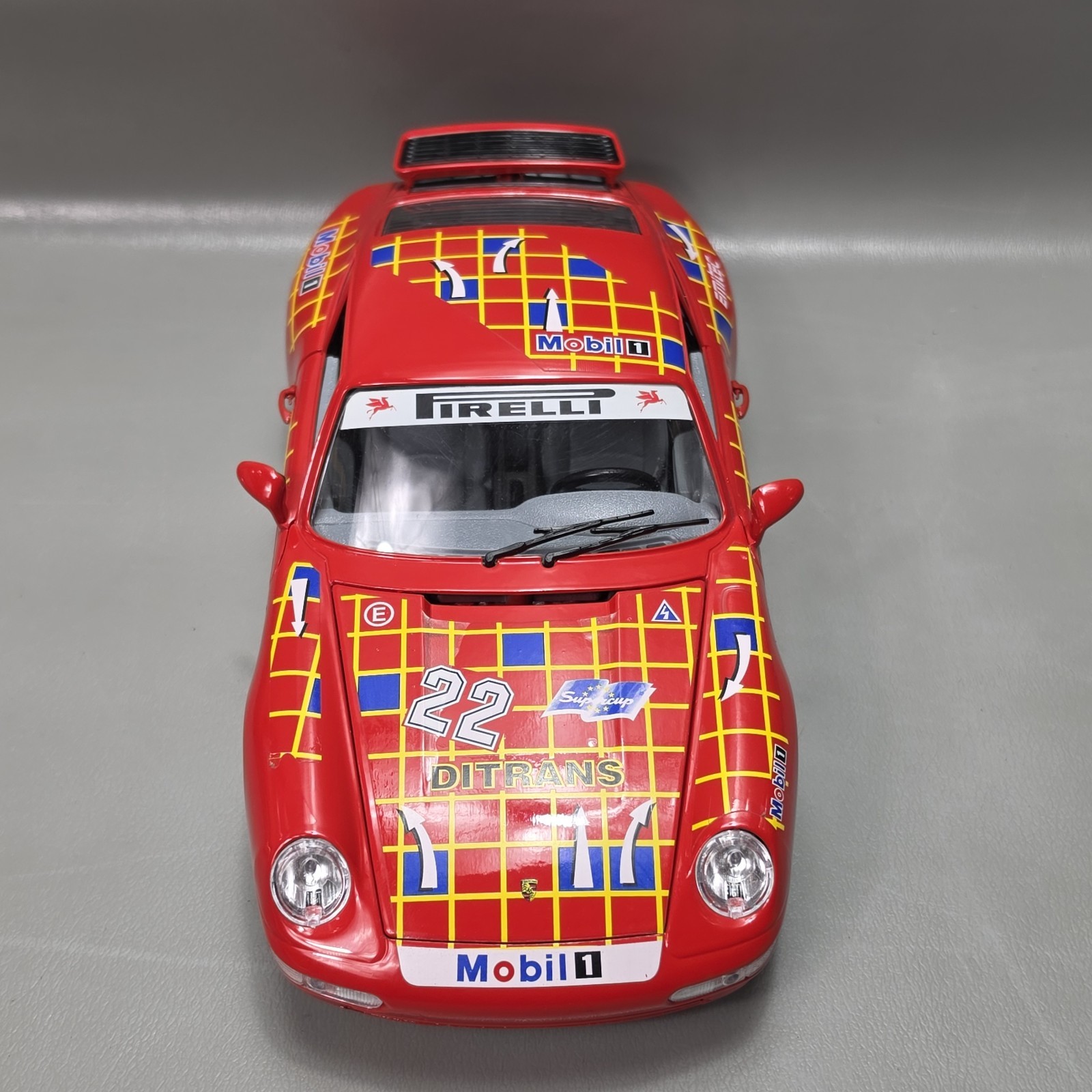 Bburago 1993 Porsche Carrera 911 Super Cup Ditrans Red 1:18 Scale Diecast