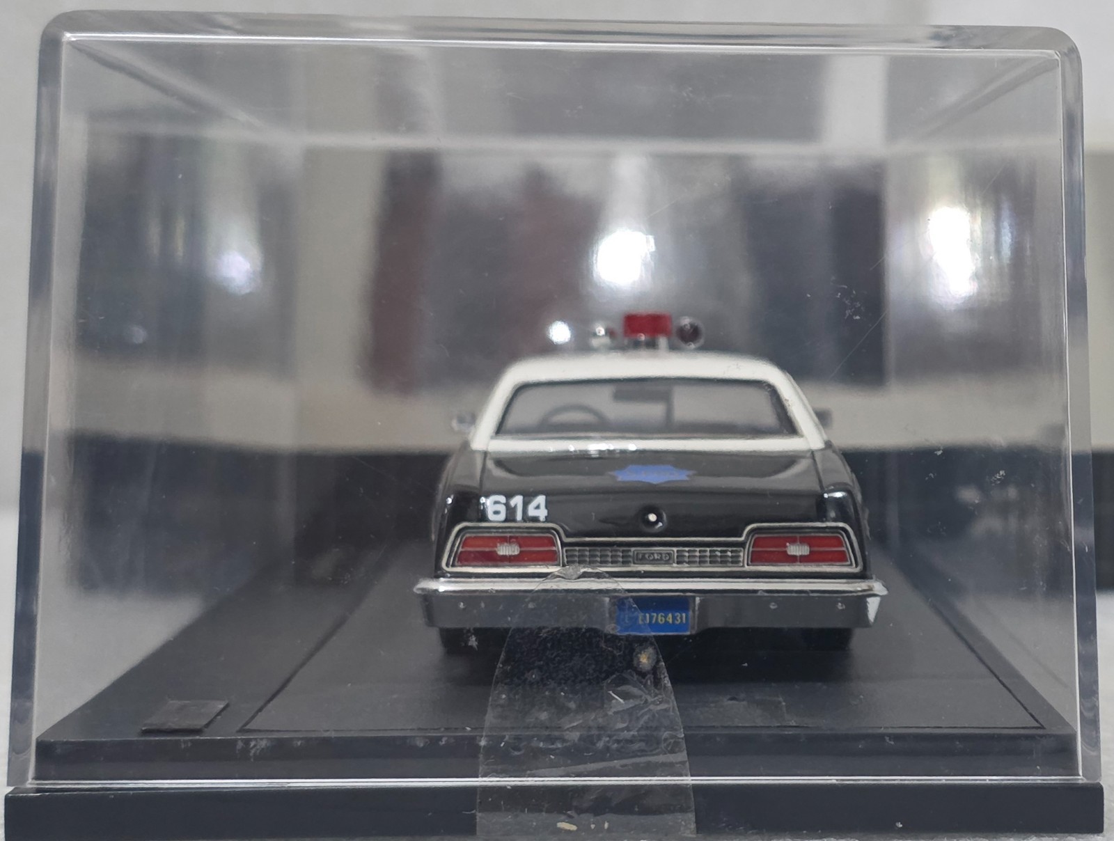 Ford Custom 500 “San Francisco Police Depart.” SFPD 1974 1:43 Matrix MX20603-241