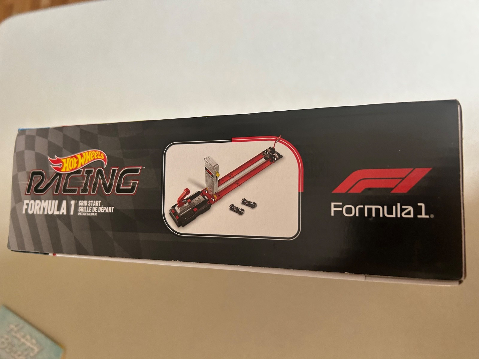 Hot Wheels Racing Formula 1 Grid Start Playset with 2 F1 Cars 2026 New Drag Race