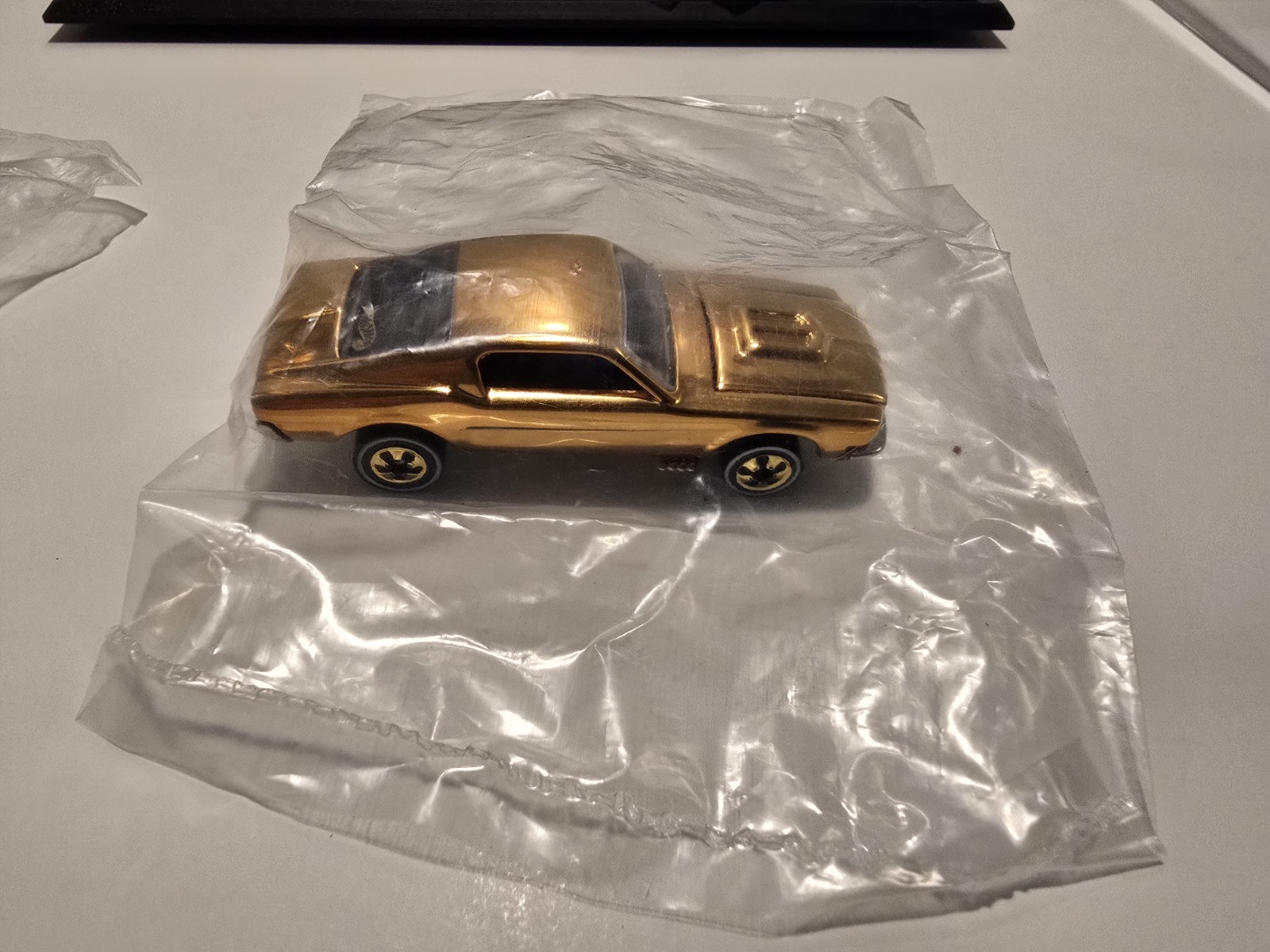 Hot Wheels FAO Schwarz 24K Gold Classics II Set Mustang / Nomad / Vicky LIMITED