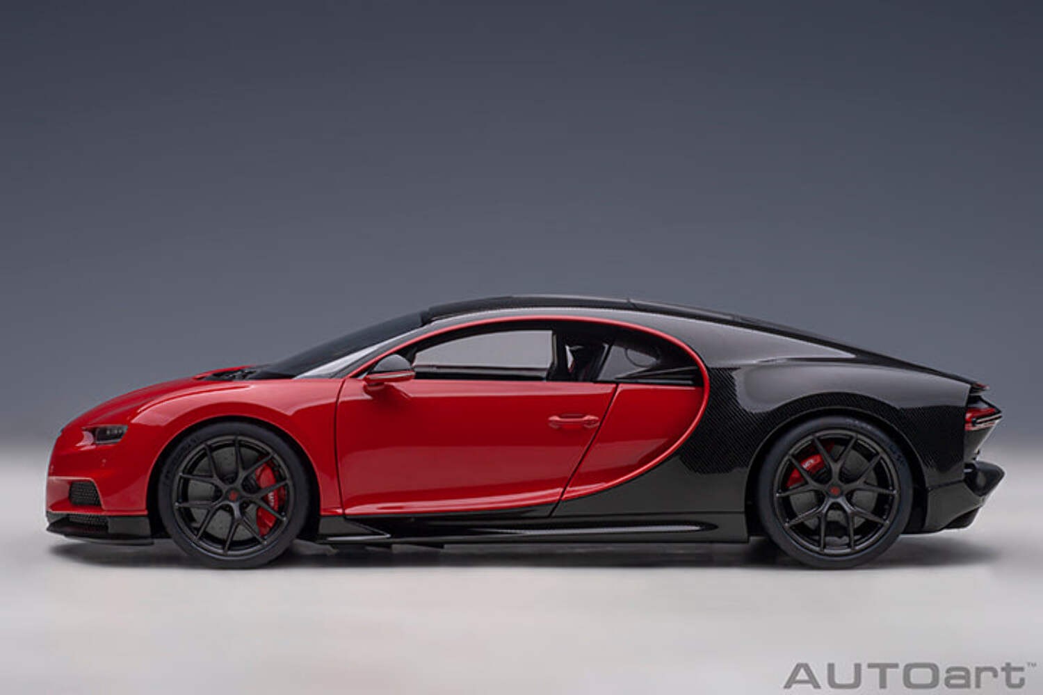 AUTOart 2019 Bugatti Chiron Sport Italian Red w/ Carbon Fiber 1:18 70996