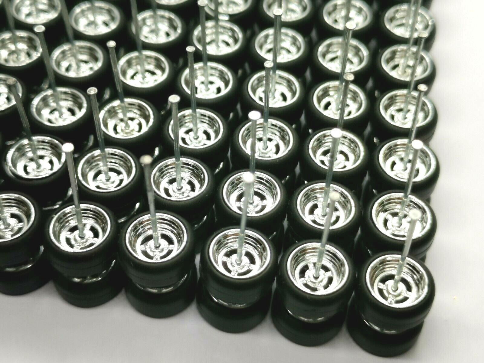 💗 Hot Wheels 40 sets 4 Spoke Donut long Axle fit 1:64 Chrome Rubber Tires