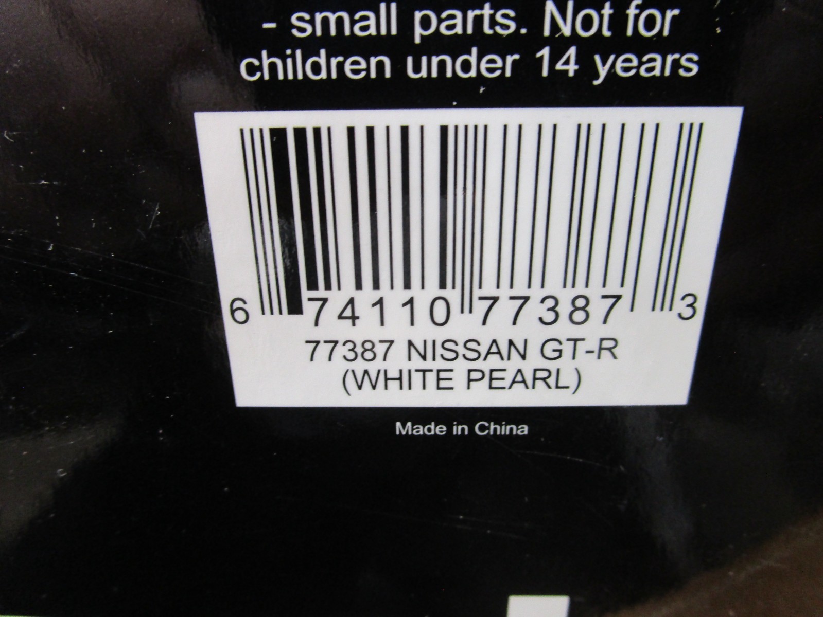 AUTOART 1/18 MILLENNIUM WHITE PEARL NISSAN GT-R *ISSUE* NOT PERFECT READ