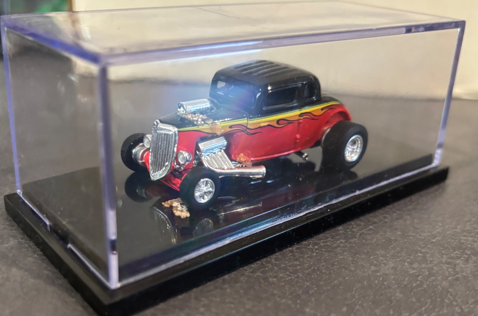 hot wheels Great 50’s hot rod with custom paint in side hard plastic case.