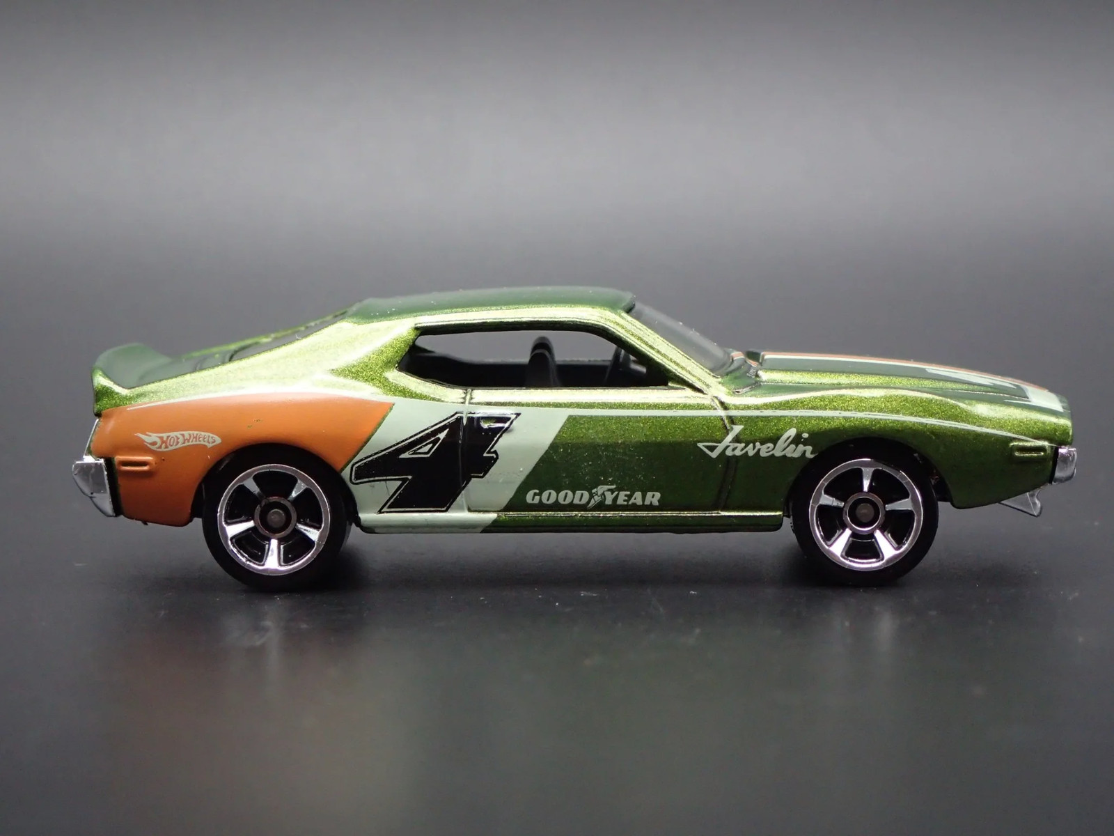 1971 71 AMC JAVELIN AMX RARE 1:64 SCALE COLLECTIBLE DIORAMA DIECAST MODEL CAR