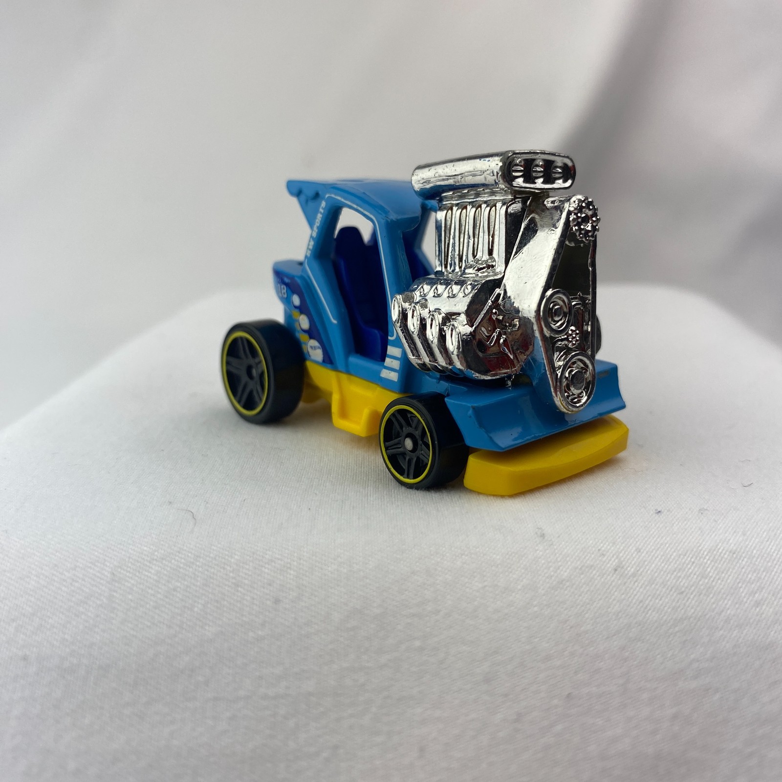 2014 Tee’d Off 2 Blue And Yellow – Loose Mattel Hot Wheels Diecast 1:64