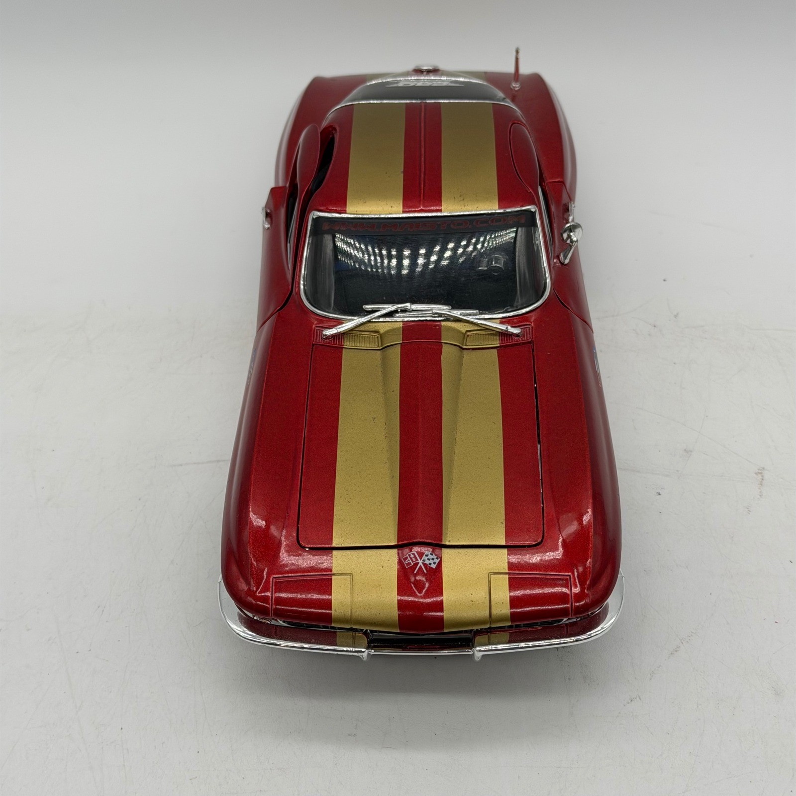 Maisto Pro Rodz 1965 Chevrolet Corvette 1/18 Red/Gold Racing Stripes Diecast Car