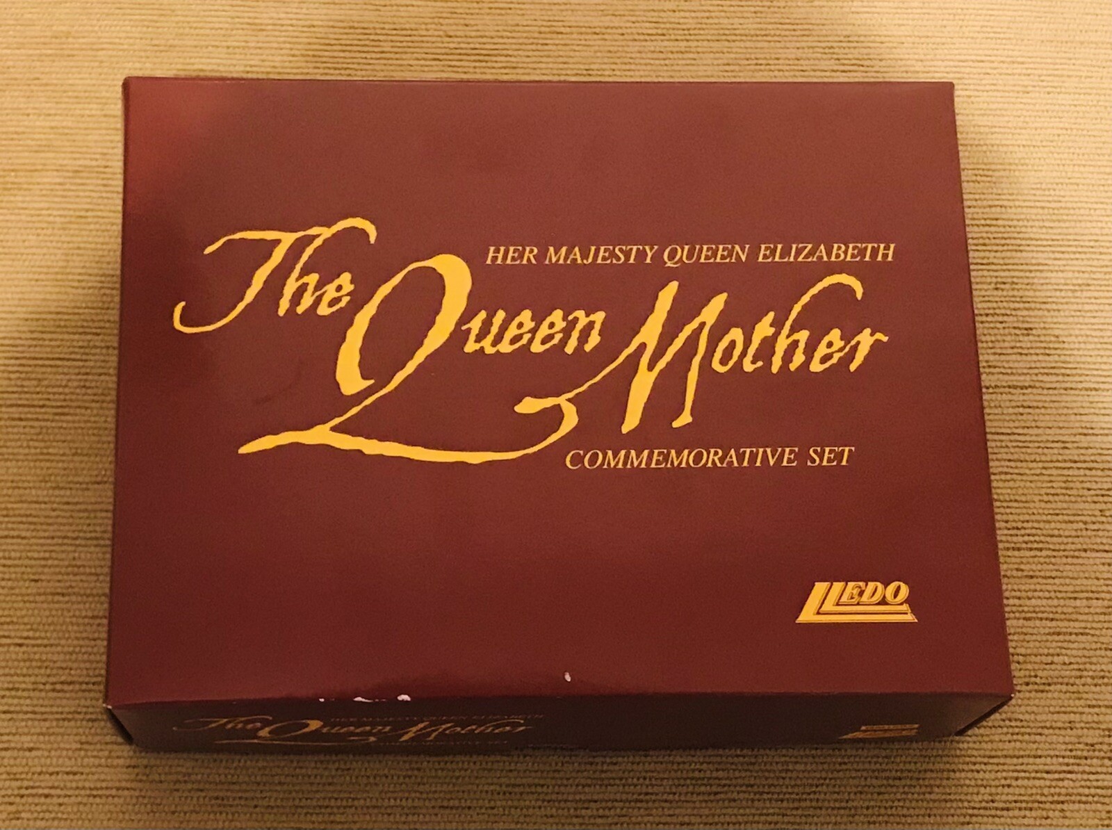 Lledo Queen Mother Rolls Royce set , Gold tone