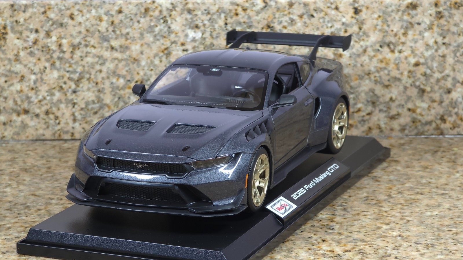 2025 Ford Mustang GTD 1:18 Maisto Exclusive Style Special Edition