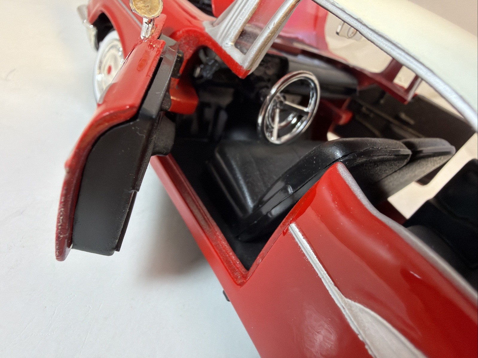 1:24 Scale Motormax 1957 Chevrolet Bel Air No. 68030/1 Red Officially Licensed