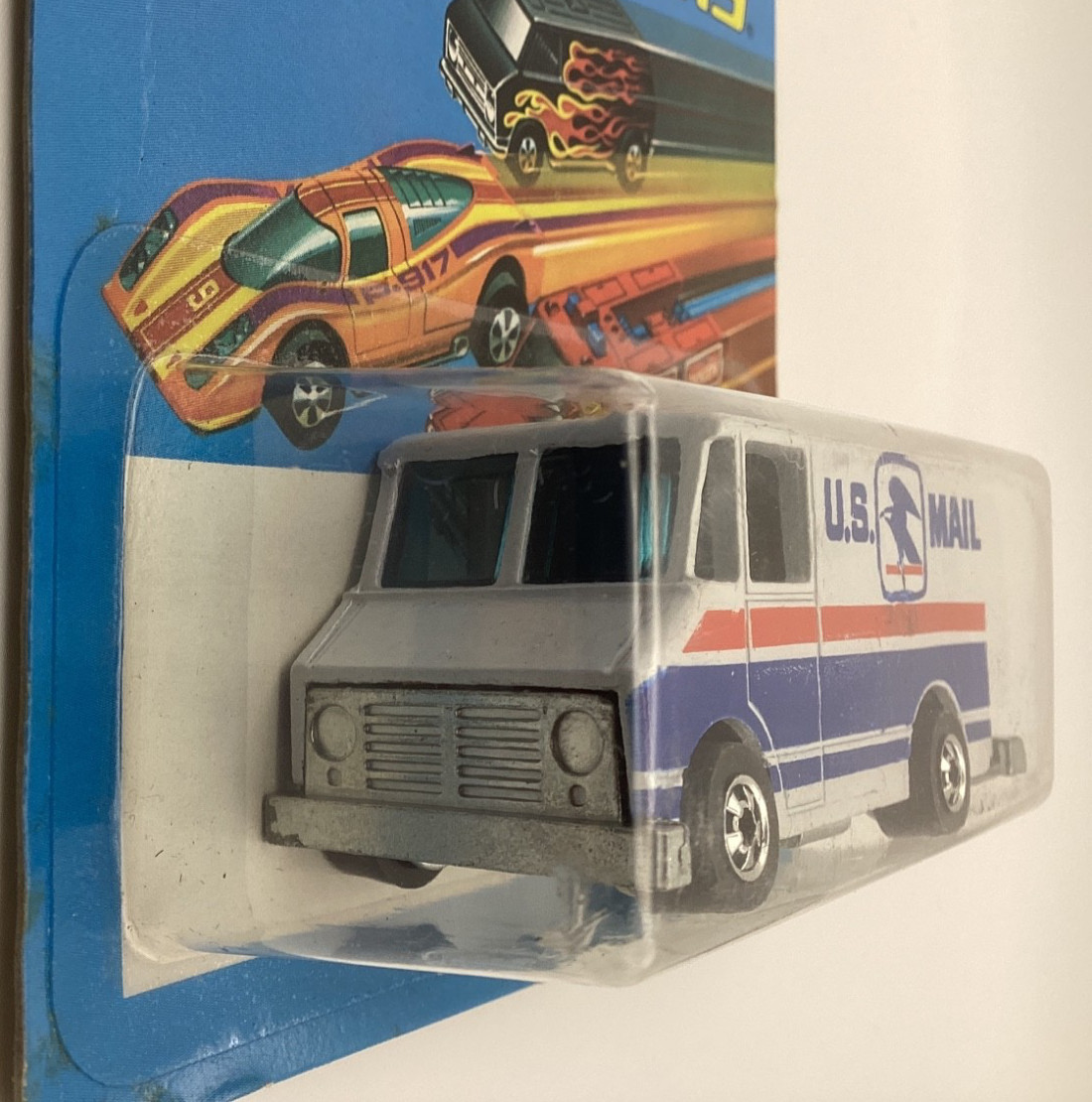 Hot Wheels vintage 1977 Letter Getter, #9643 U.S. Mail truck on near mint card