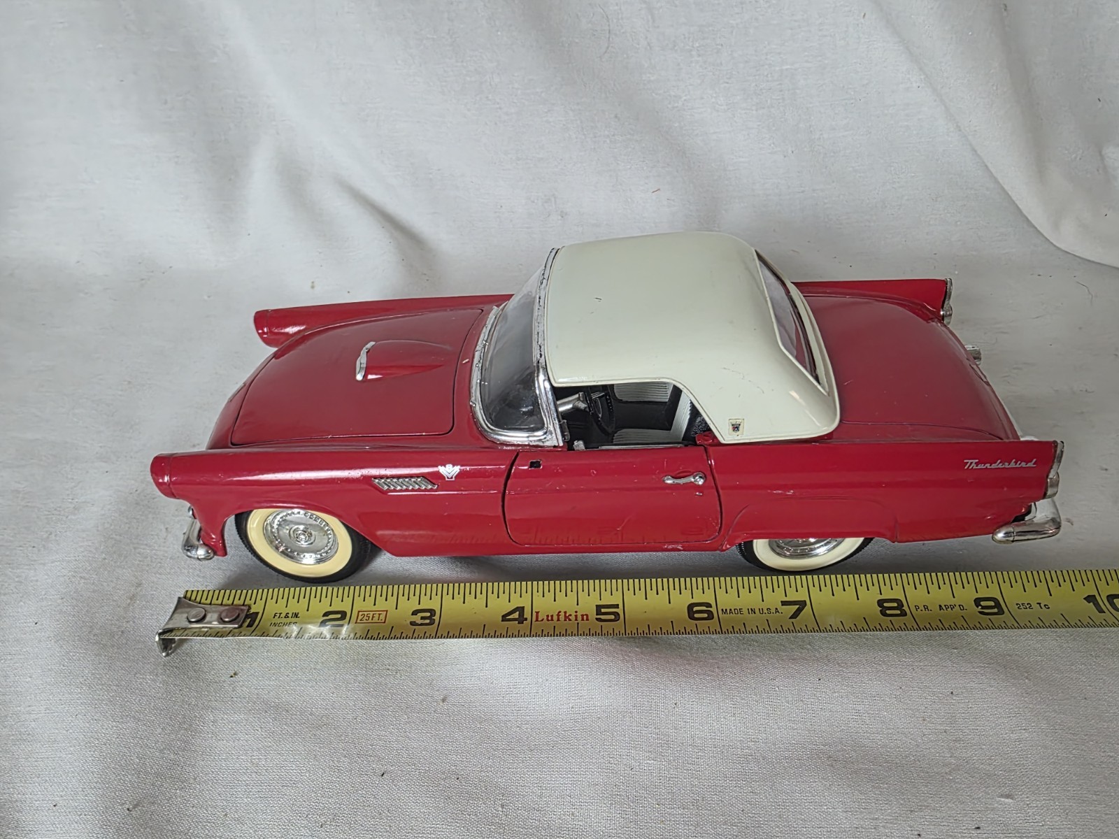 Road Tough – 1:18 Scale 1955 Red Tbird Removable Hard Top Convertible P24