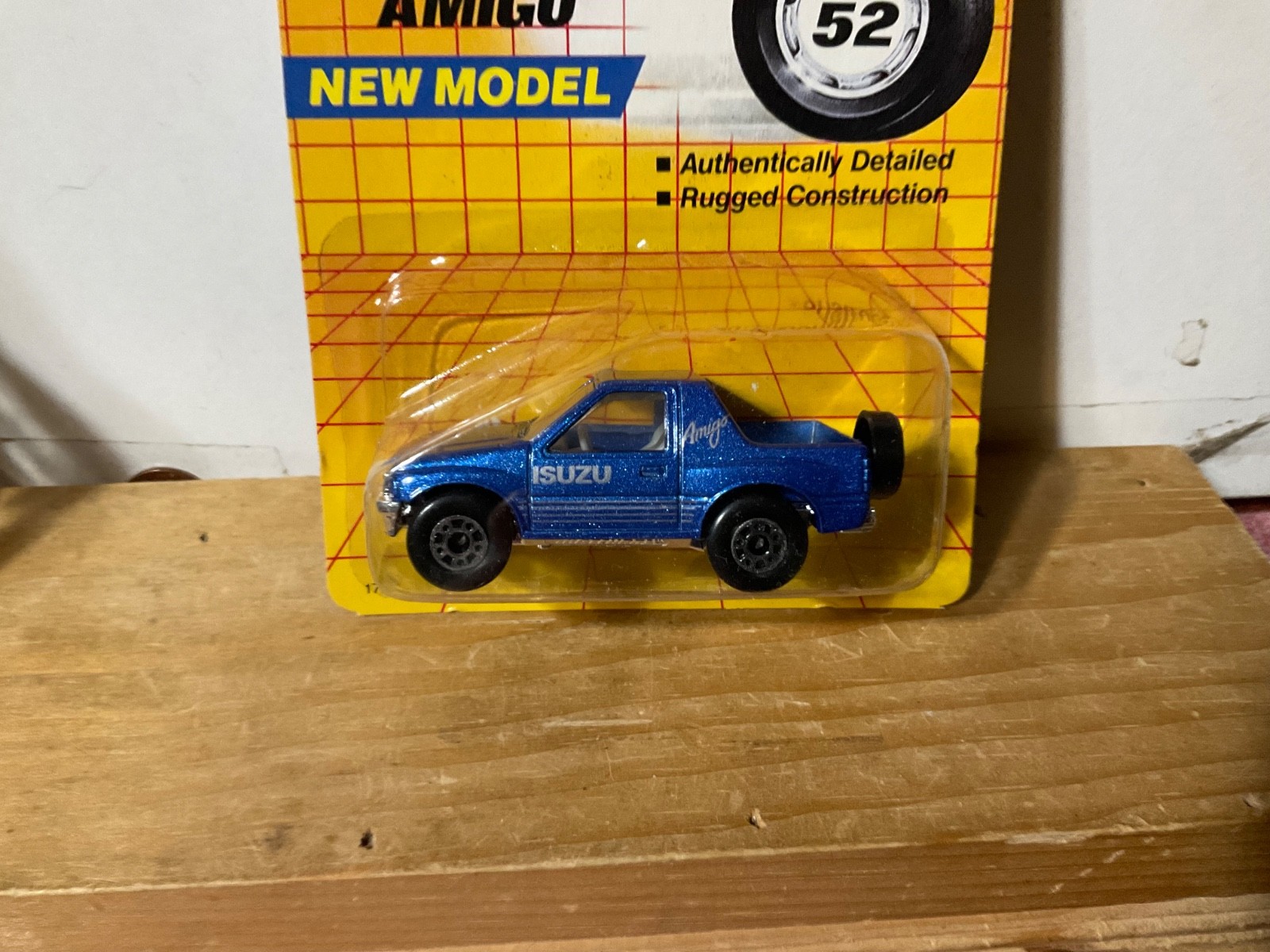 Matchbox 1990 MB 52 new model Isuzu Amigo color is metallic blue.