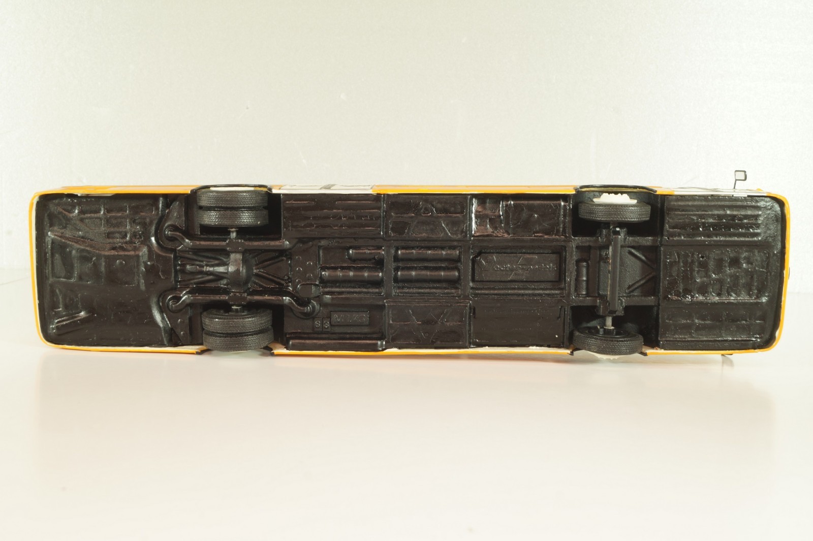 Mercedes-Benz O 305 ESWE Hauptbahnhof 1967, orange/white, Vector Models 1:43
