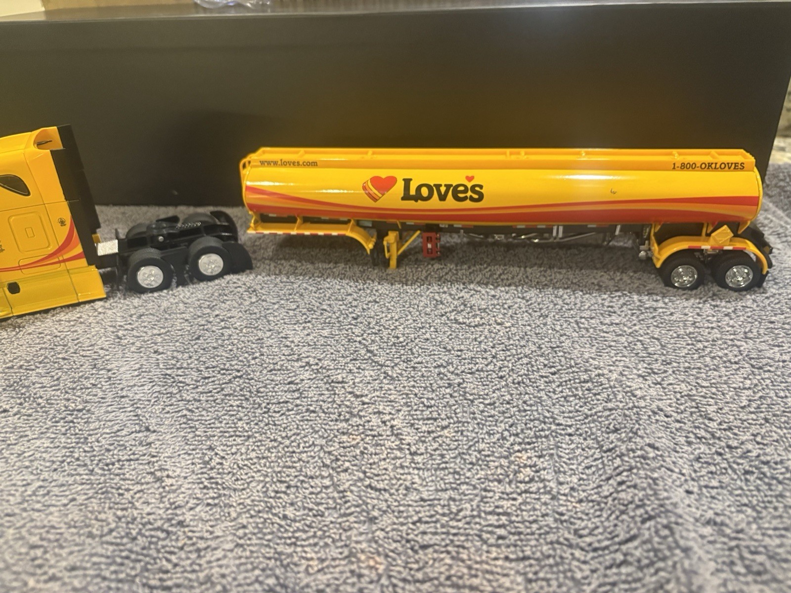 1:50 Diecast Fuel Tanker