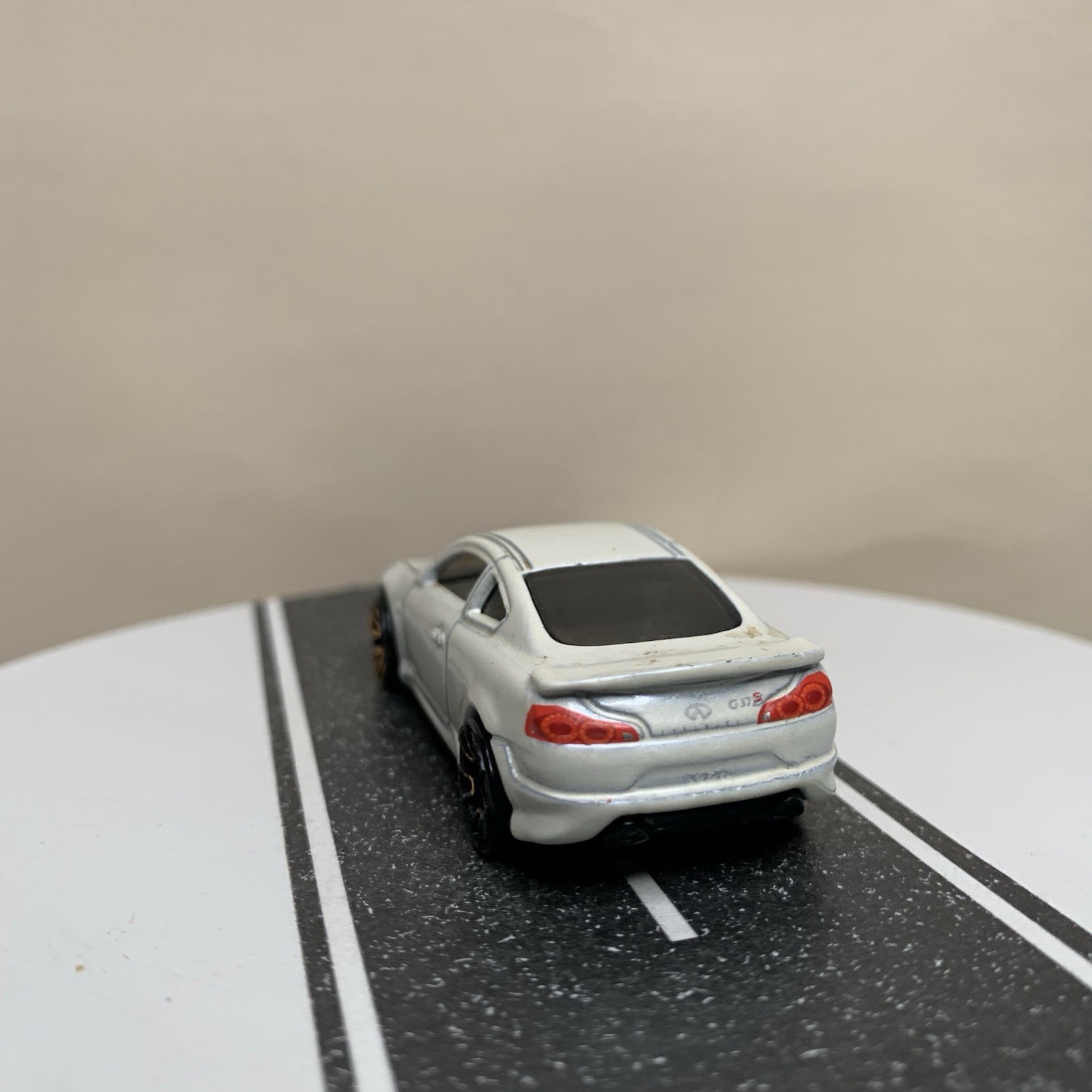 2012 Hot Wheels Faster Than Ever 2008-13 Infiniti G37 Coupe White 1:64 Scale