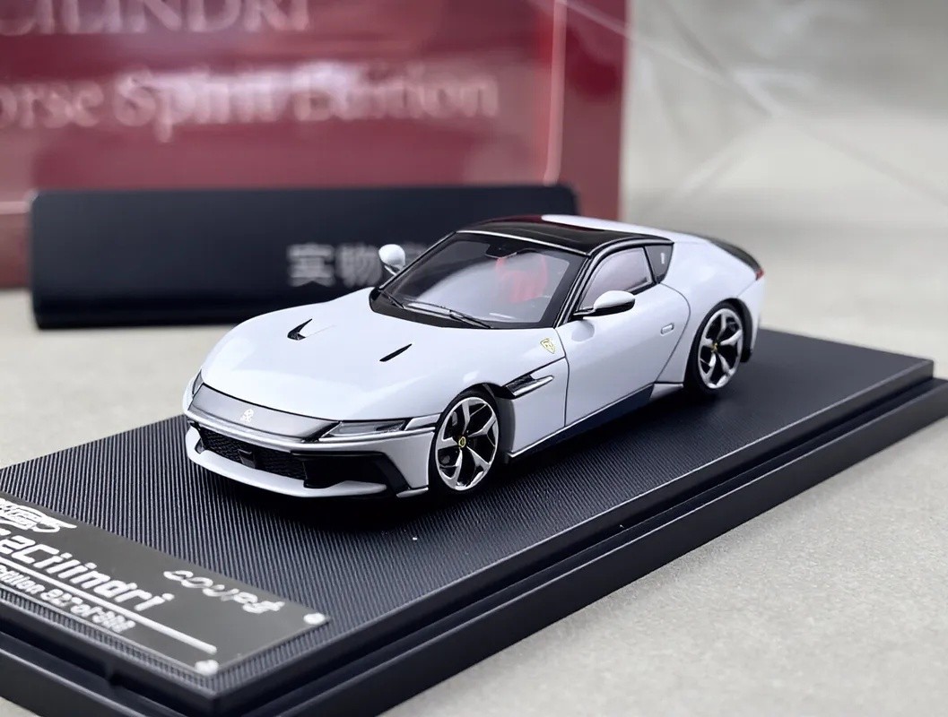 PK 1:64 White 12 Cilindri Coupe Sports Model Diecast Metal Car