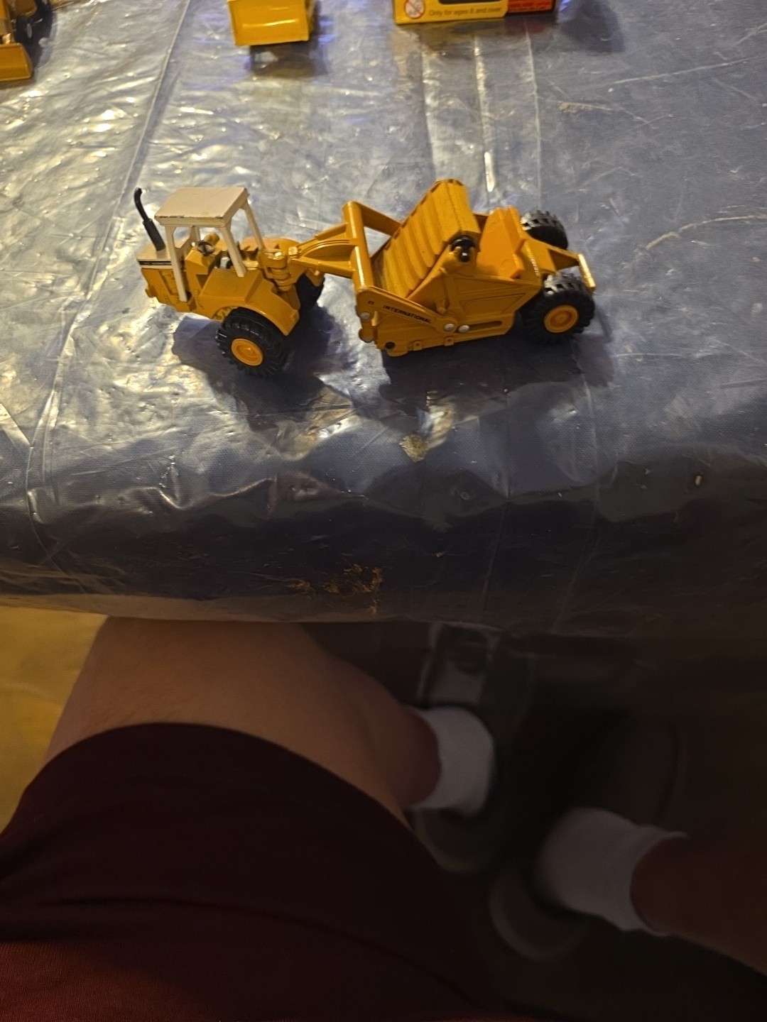 ERTL Lot of 4 Construction Vehicles + A Hot Wheels Bulldozer & Cat Truck Free Sh