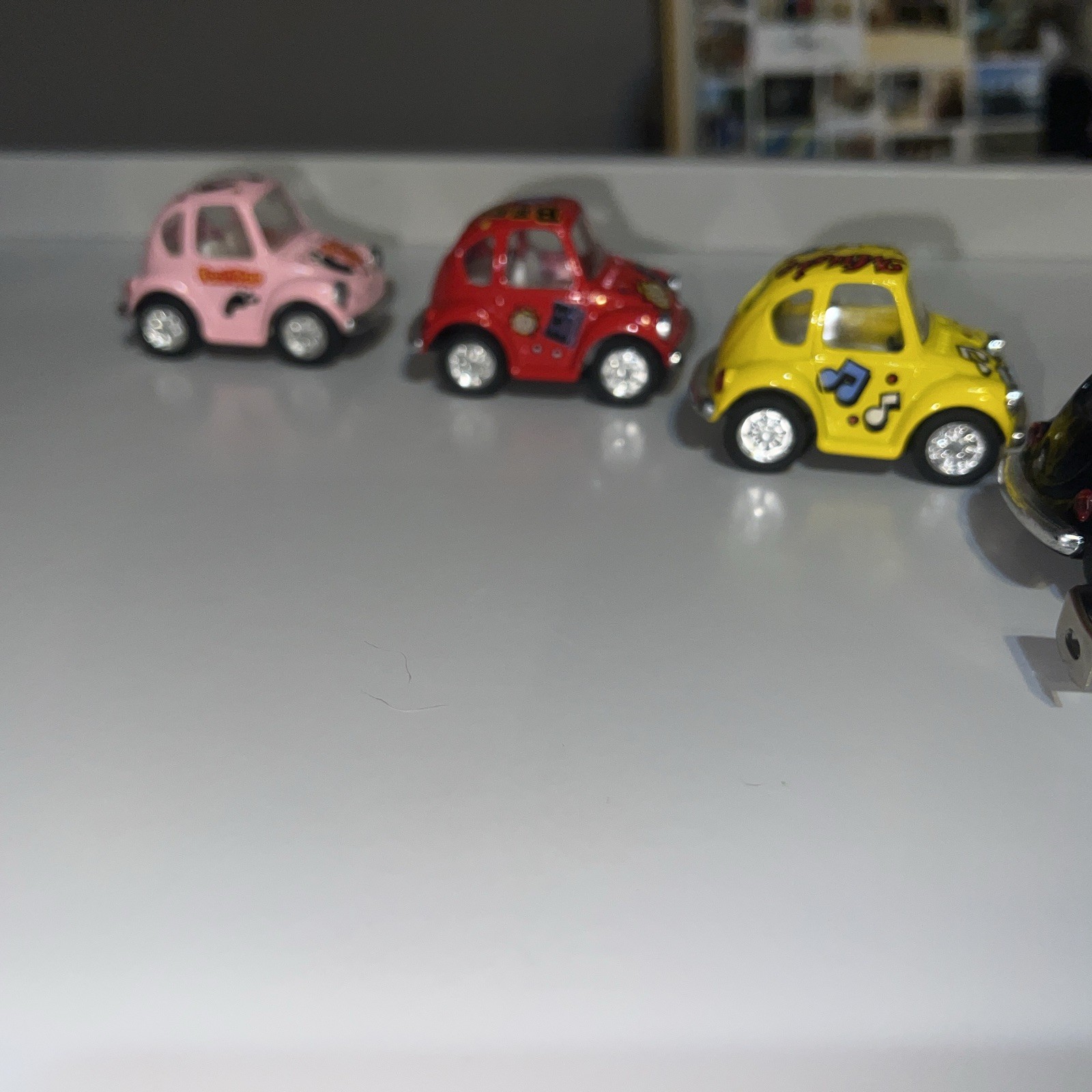 Vintage 1992 KinToy Pull Back Die Cast Metal Volkswagen Car Beetle Models Lot 4