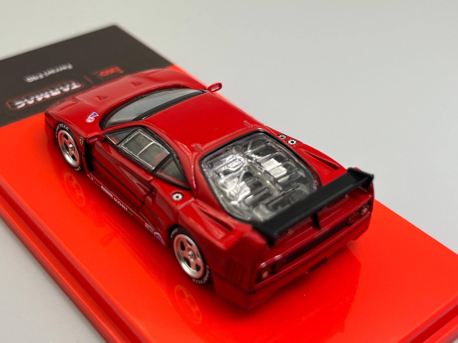 Ferrari F40 Rosso Corsa Tarmac Works Road64 1/64 scale with Display Case