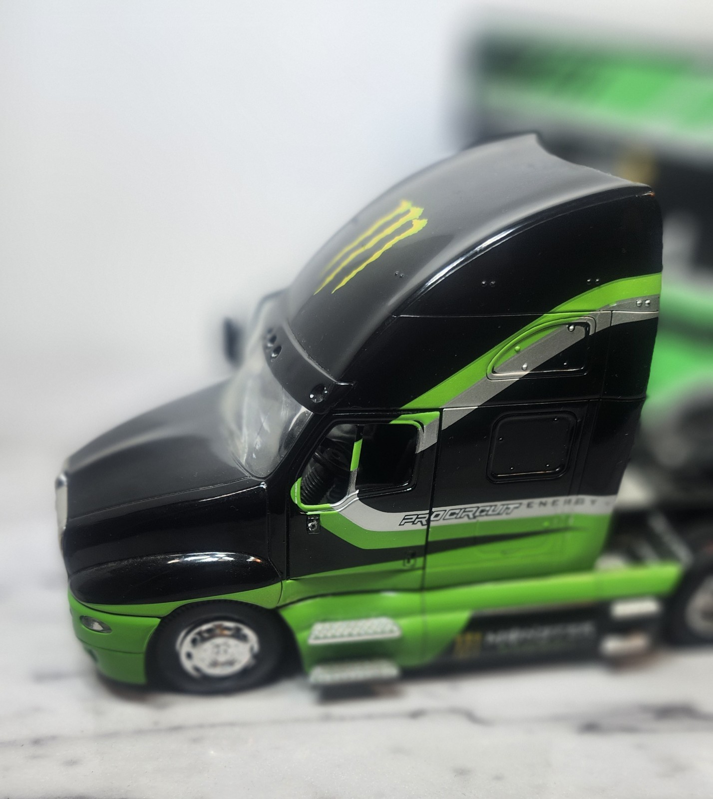 Thor Kawasaki Monster Energy Diecast 1:32 Tractor Trailer