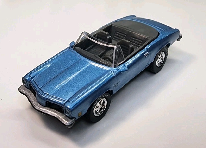 Johnny Lightning Blue 1974 Hurst Olds 442 W-30 Convertible 1/64 Diecast
