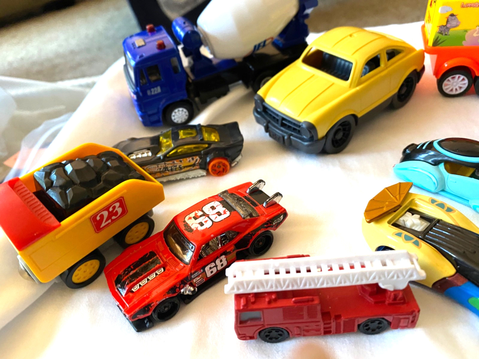 Various Cars Trucks Lot of 12 Vehicle Toys 017-005