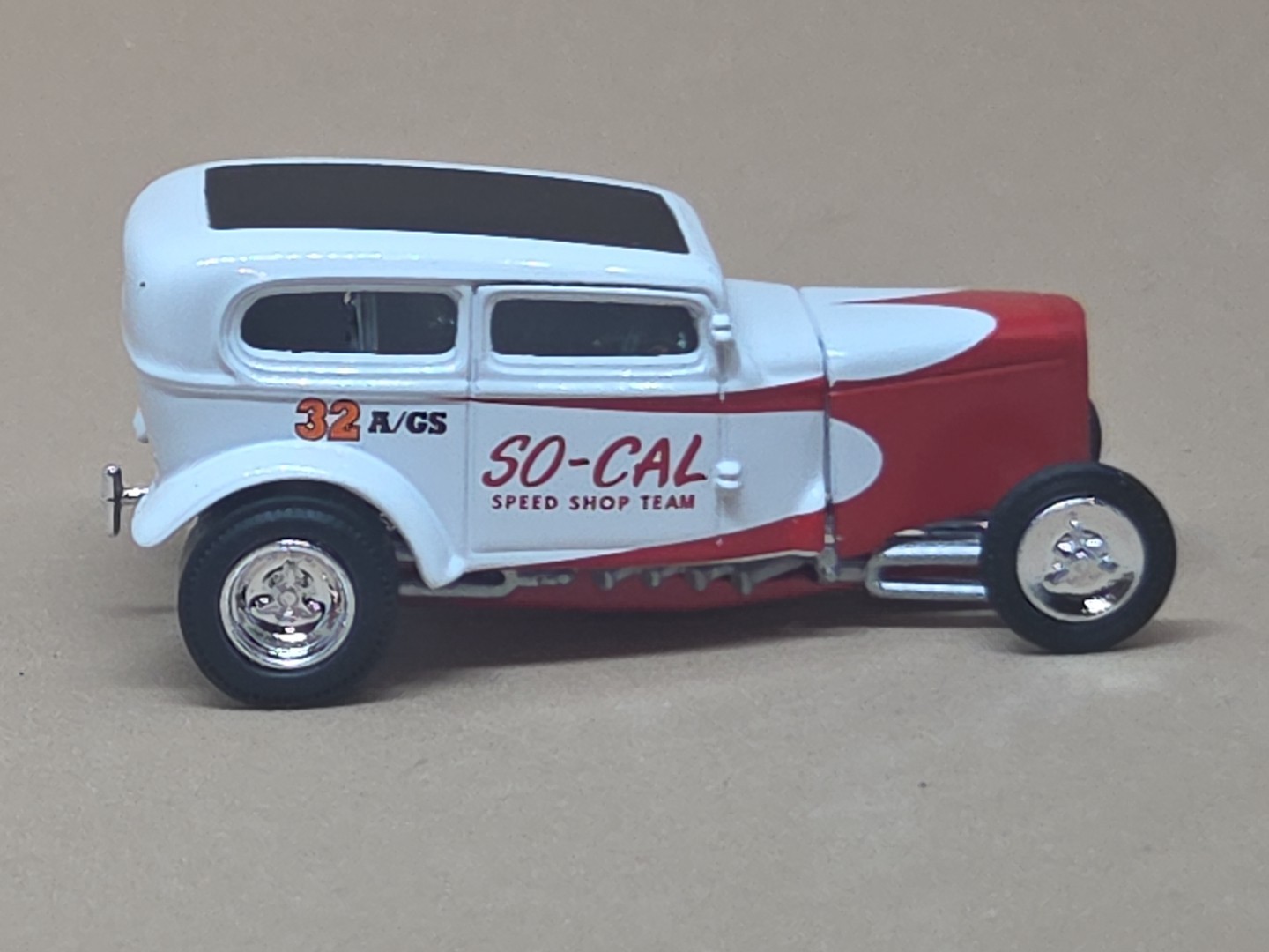 So Cal Speed Shop ’32 Ford Vicky Flathead V8 Dragster 1/64 Scale Limited Edition