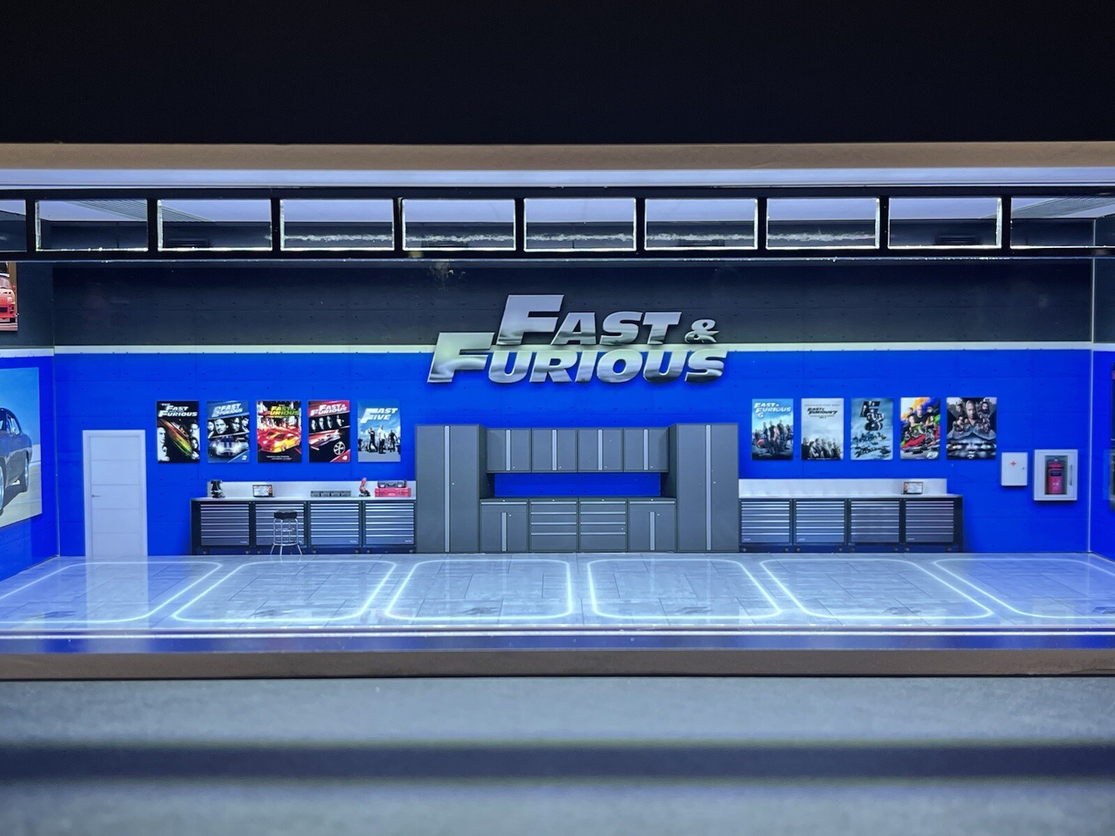 F&F Hot WheelZ Garage Theme 1:64 Model Garage Diorama LED Lighting! FAST SHIP