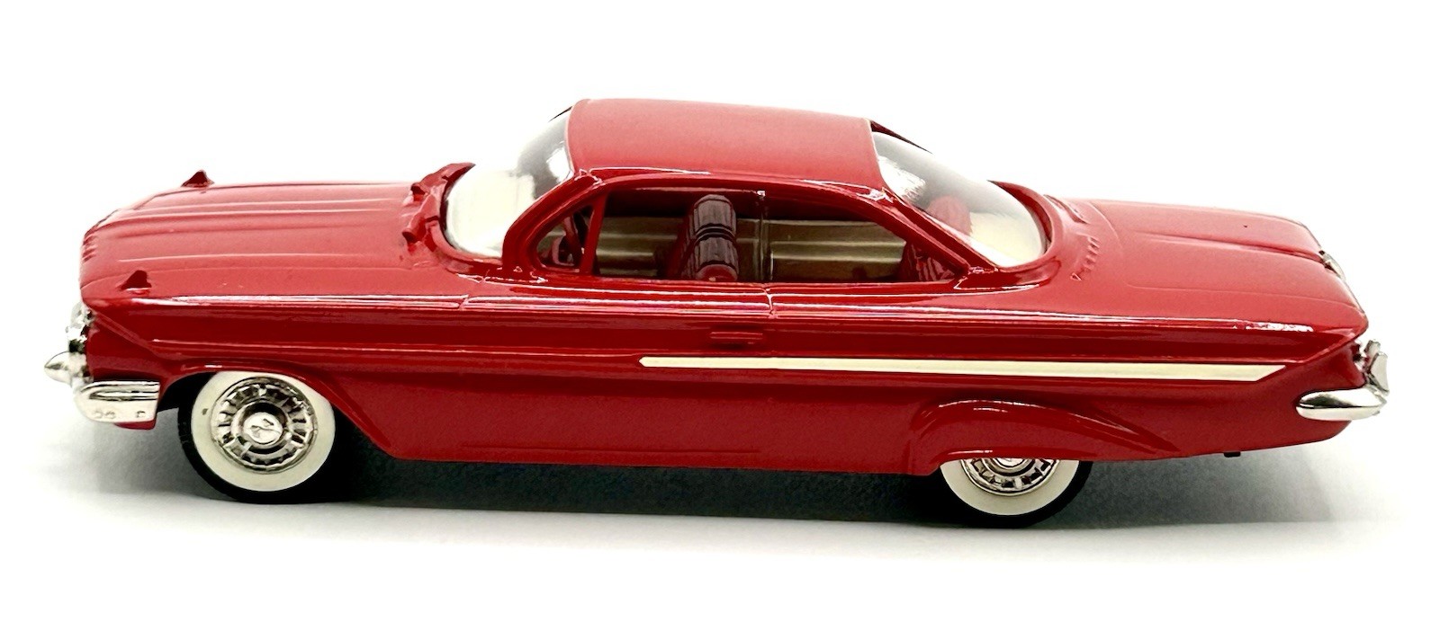 BROOKLIN MODELS – 1961 CHEVROLET IMPALA SPORT COUPE-MINT IN ORIGINAL BOX-1:43