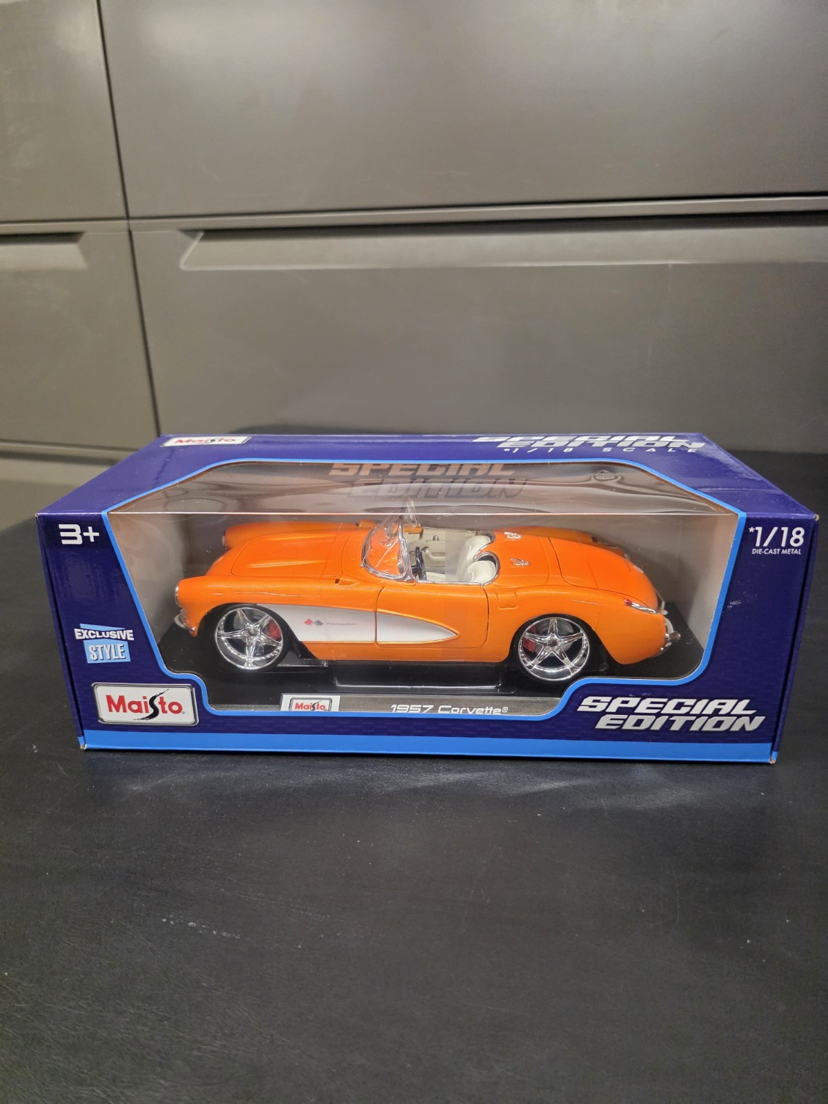 Maisto 1:18 Special Edition Model Diecast Car 1957 Corvette – Exclusive Style