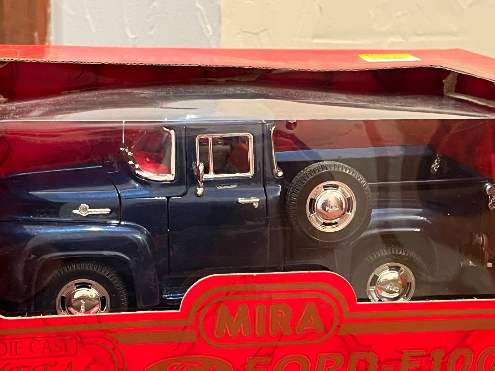 Mira Die Cast Metal E/1:18 Ford F100 ’56 Dark Blue Golden Line Collection