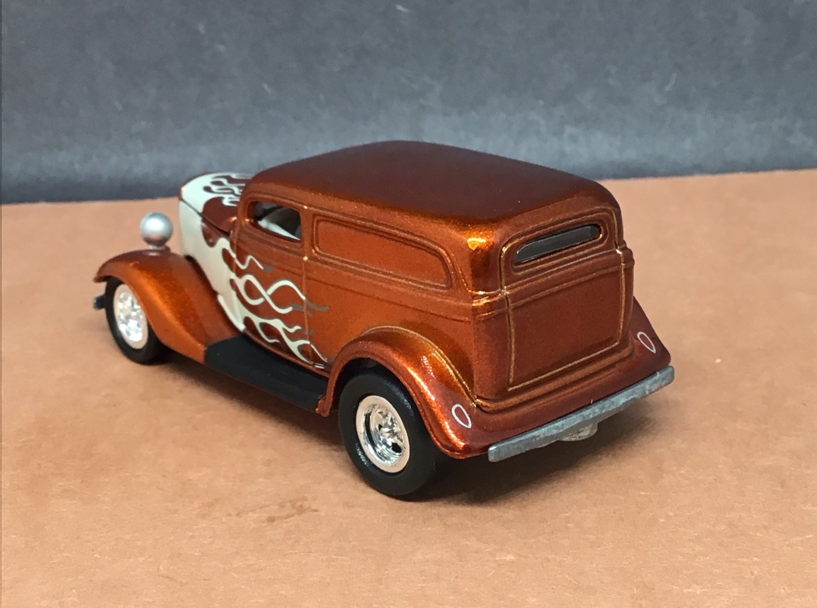 1933 ’33 FORD DELIVERY VINTAGE HOT ROD LIMITED EDITION 1/64 SCALE ORANGE FLAMED