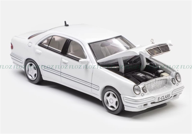 1:64 Max well Mercedes Benz E320 W210 6th Generation E-Class Pearlescent white