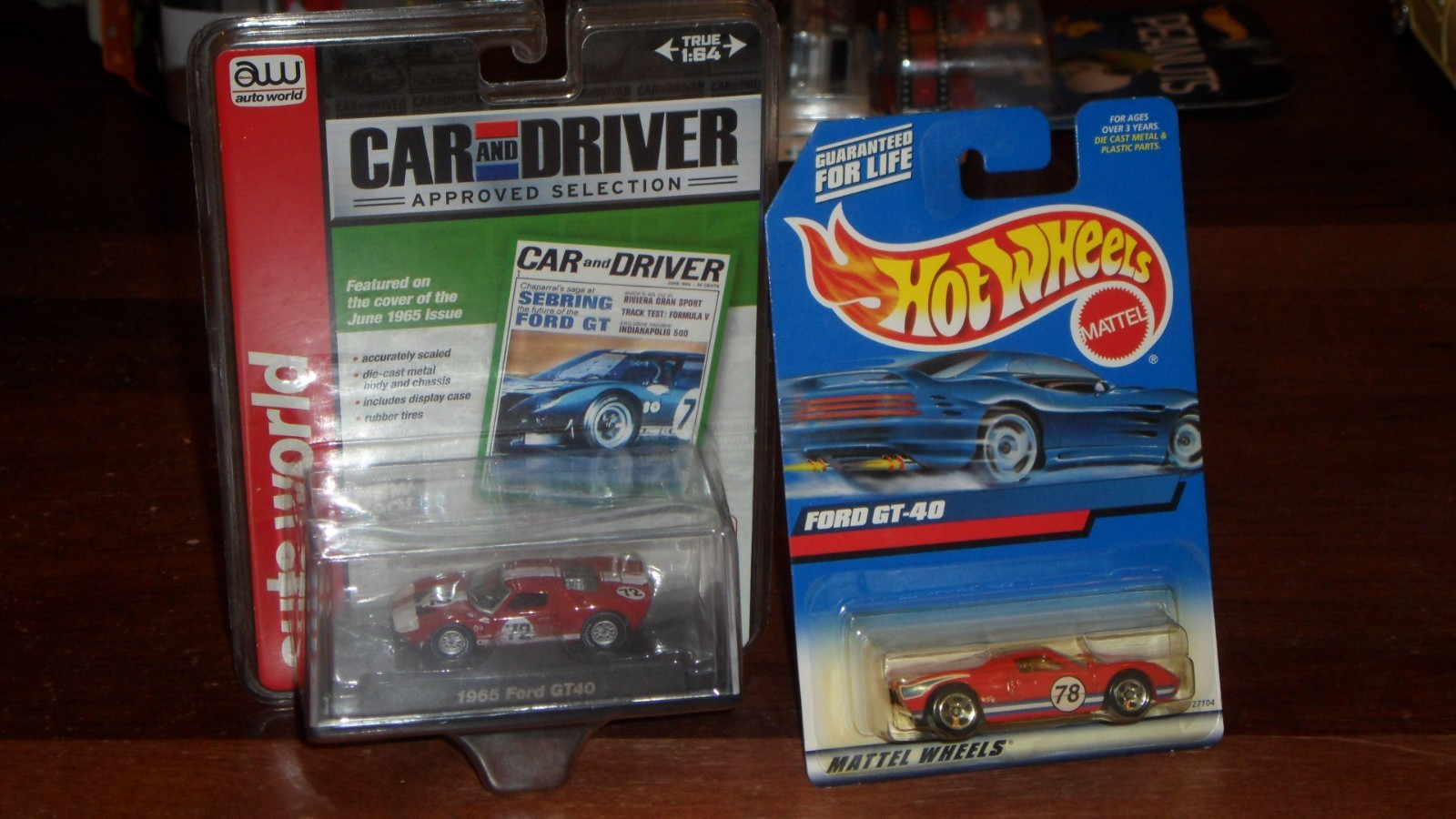 Pair of 1/64 1965 Ford GT40 Diecast Cars Hot Wheels & Auto World GT-40