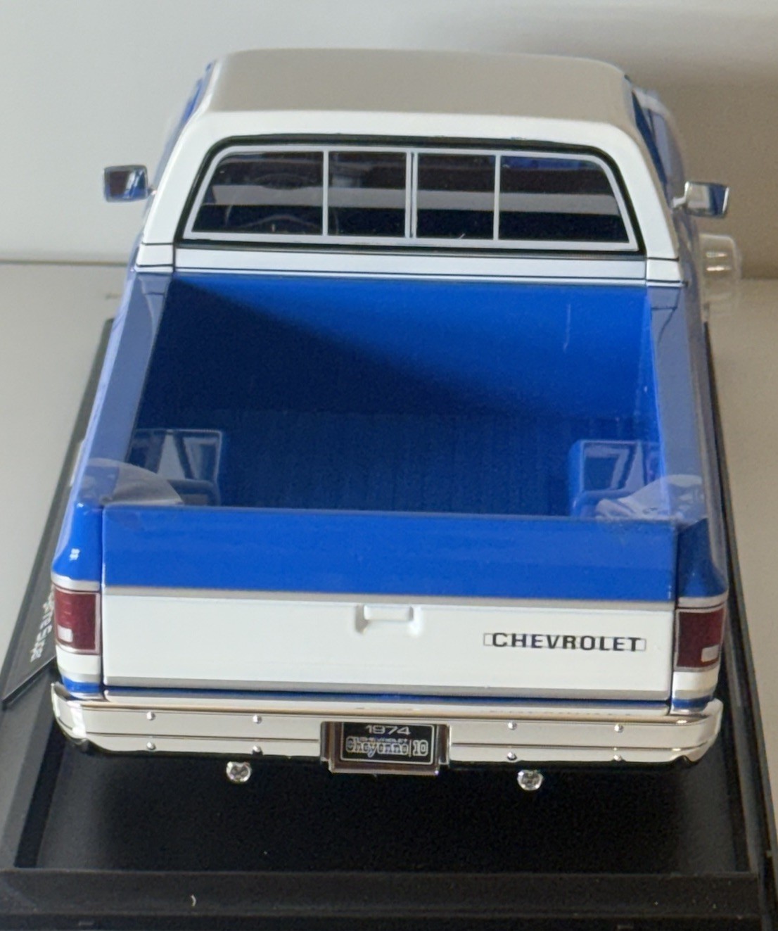 1974 Chevrolet C10 Cheyenne Super 1:18 Maisto Exclusive Style Special Edition