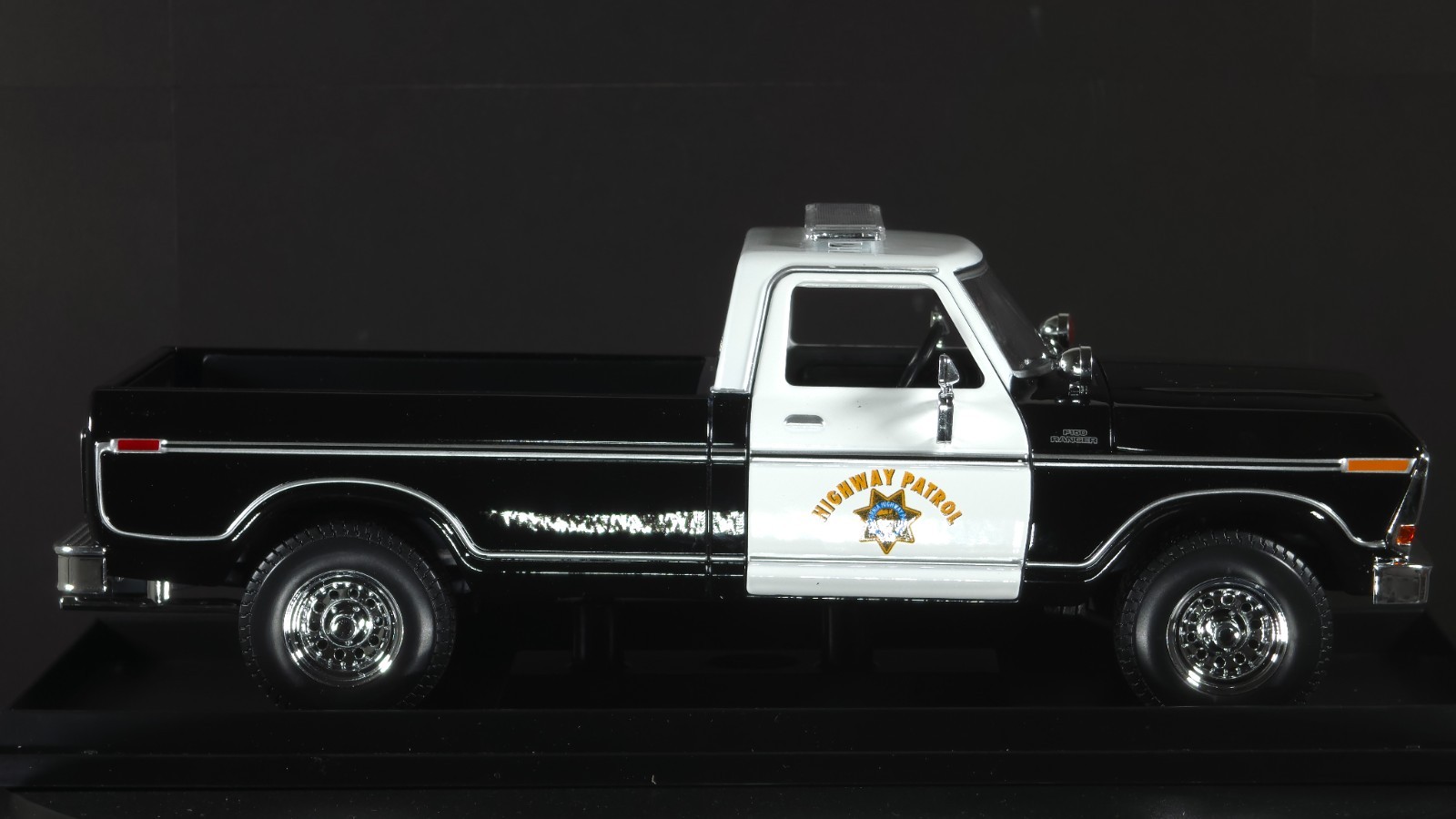 1979 Ford F150 Pick=up 1:18 Maisto Exclusive Style Special Edition HighwayPatrol