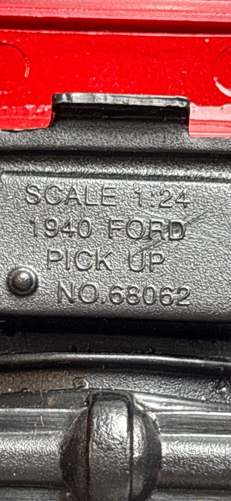 1940 Red Ford Pickup Truck – 1:24 Scale Diecast Motormax, No. 68062