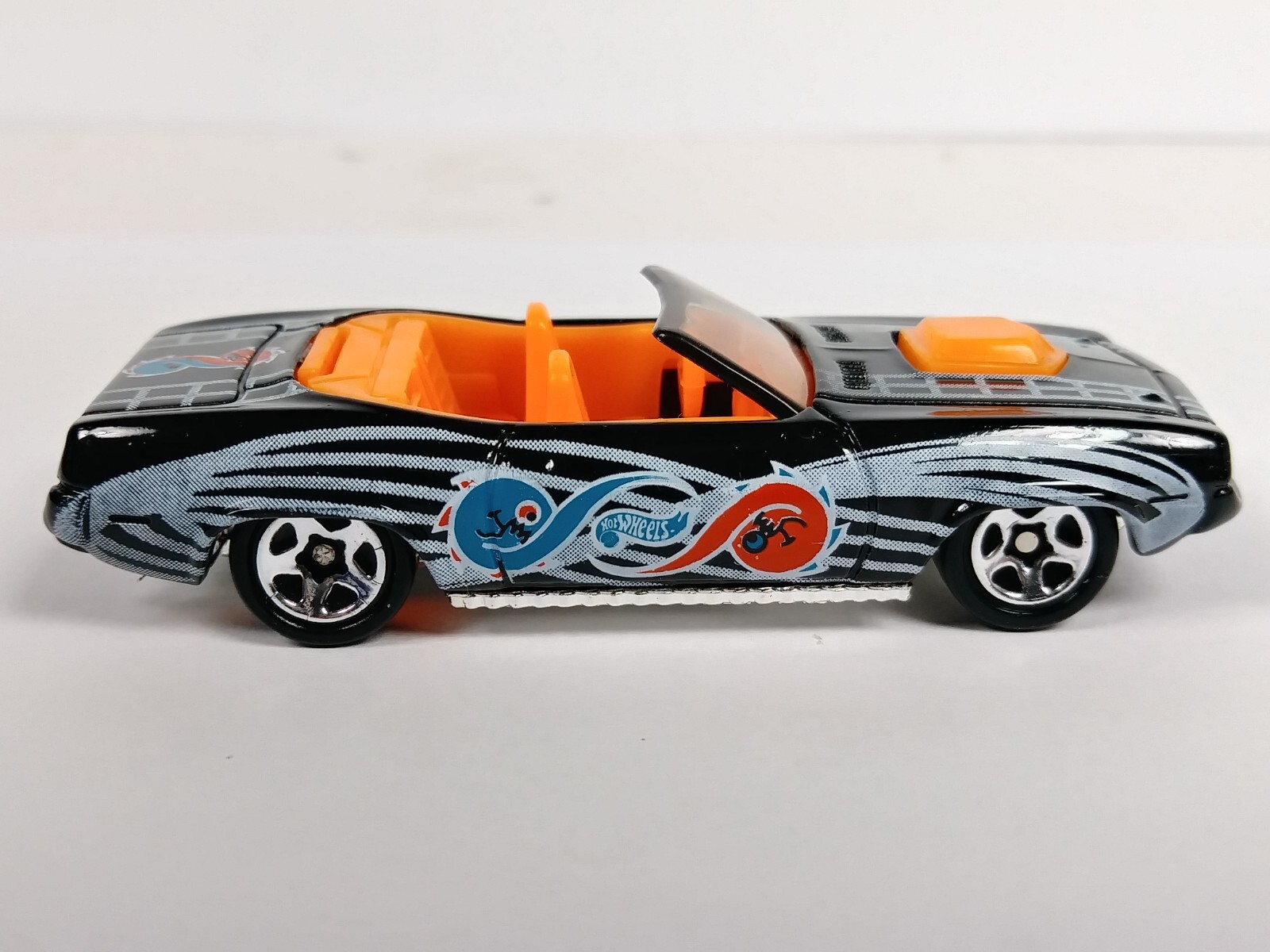 1970 Plymouth Barracuda Hot Wheels 1998 Artistic License #732 Black 1:64 Loose