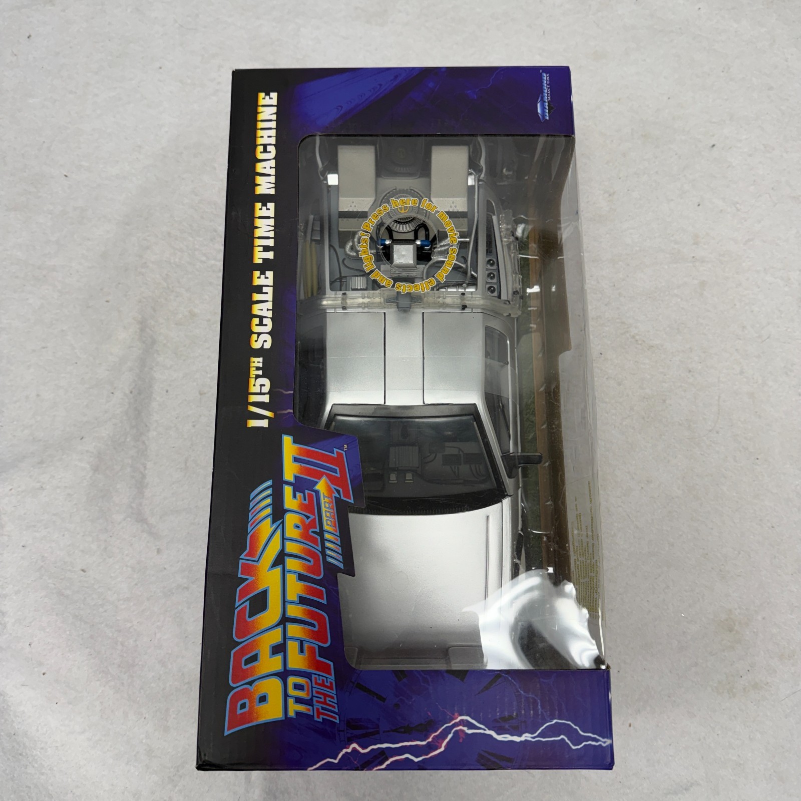 Back To The Future II 1/15 Scale Time Machine Delorean L.E. Entertainment Earth