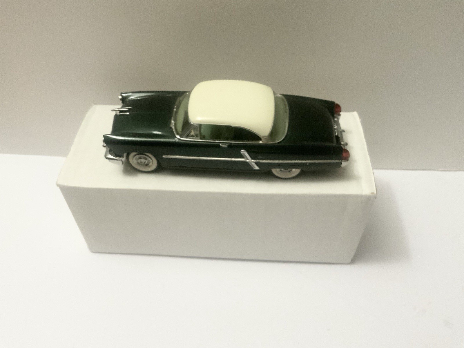 1/43 1953 Lincoln Capri hardtop metal Precision Miniatures
