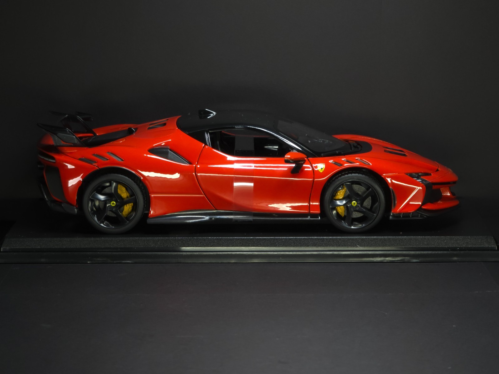 Ferrari SF90 XX Stradale 1:18 Maisto Exclusive Style Special Edition – Red