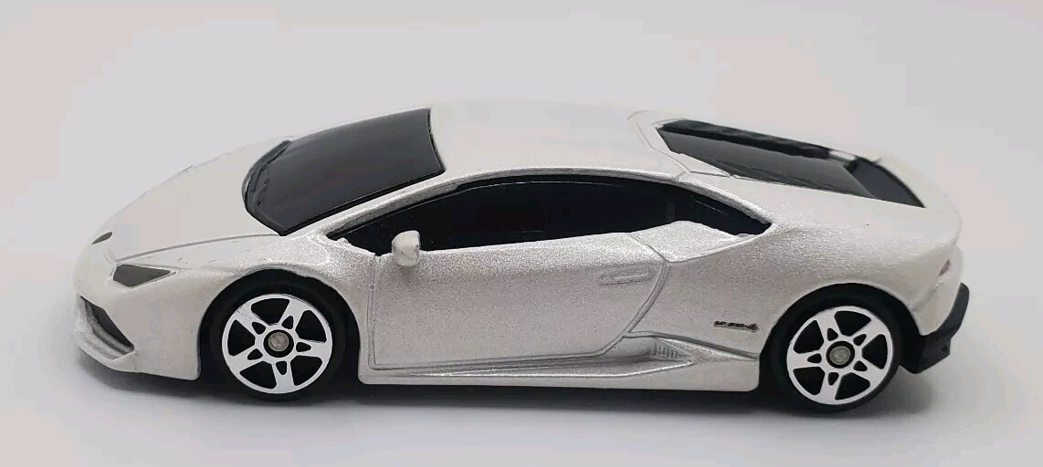 Maisto Lamborghini Huracan LP 610-4 White New Loose