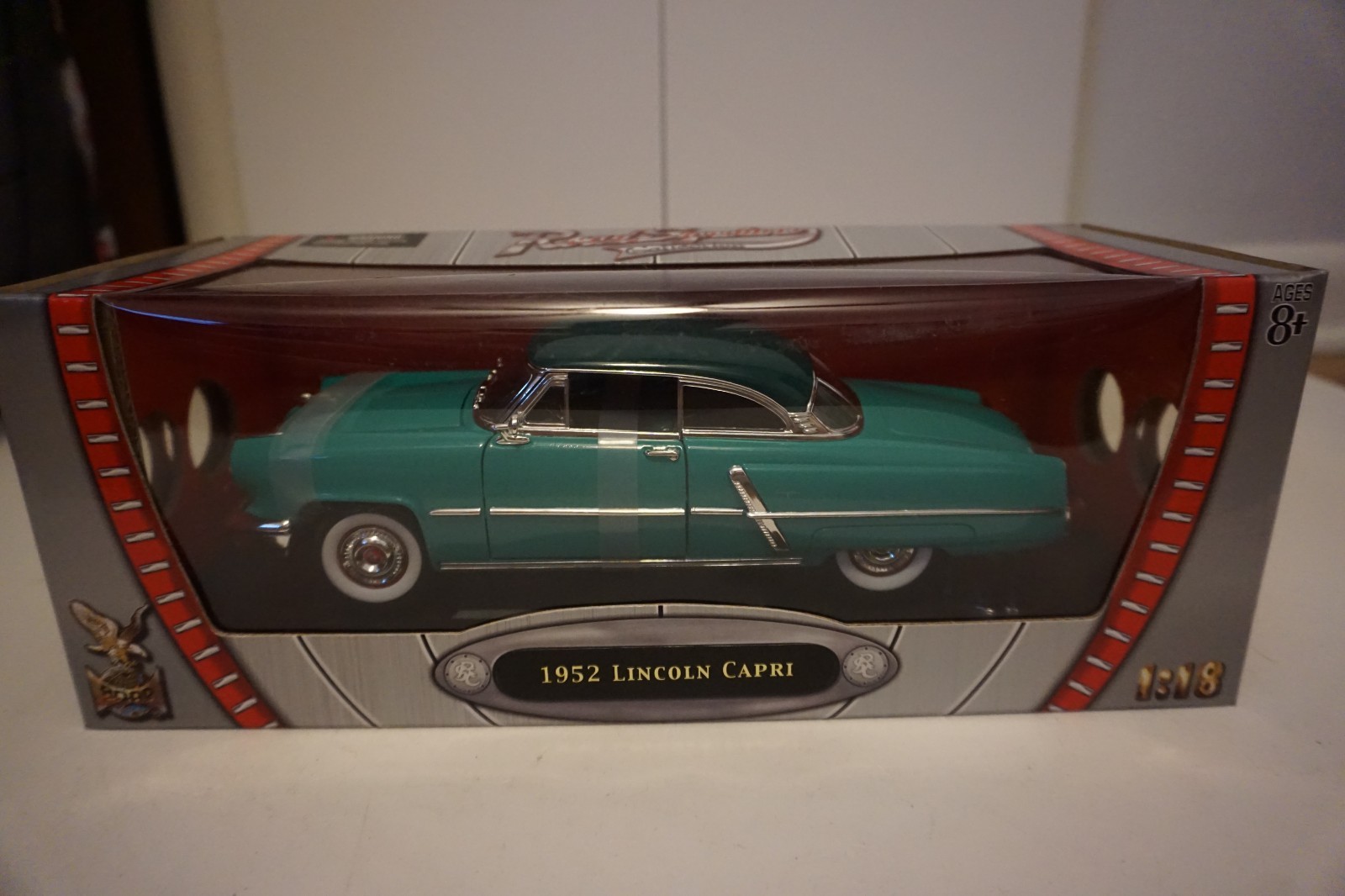 1/18 Road Signature 1952 Lincoln Capri Green (1167)